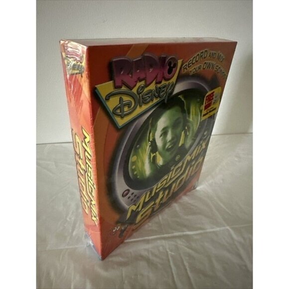 Radio Disney Music Mix Studio Big Box CD-ROM PC Game With Microphone NEW SEALED - Picture 4 of 8
